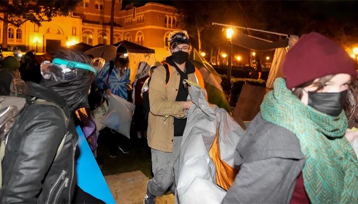 Pro-Palestinian Demonstrators Leave USC After Police Arrive