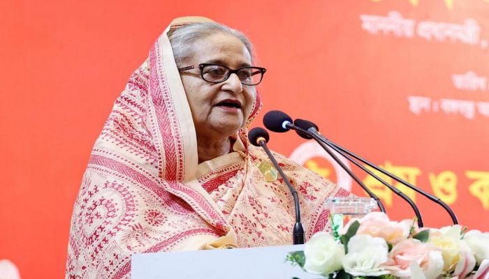 PM Asks Industry Owners To Prioritise Labourers' Welfare Relinquishing Lavishnes