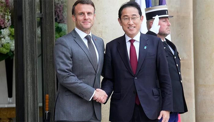 Japanese Prime Minister Fumio Kishida with French President Emmanuel Macron || Photo: Collected