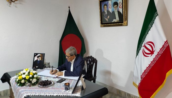 Fakhrul Signs Condolence Book For Iranian President, Foreign Minister