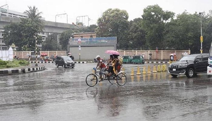 Cloudy Skies and Rain Cool Dhaka, Heavy Downpours Expected in Northern Regions